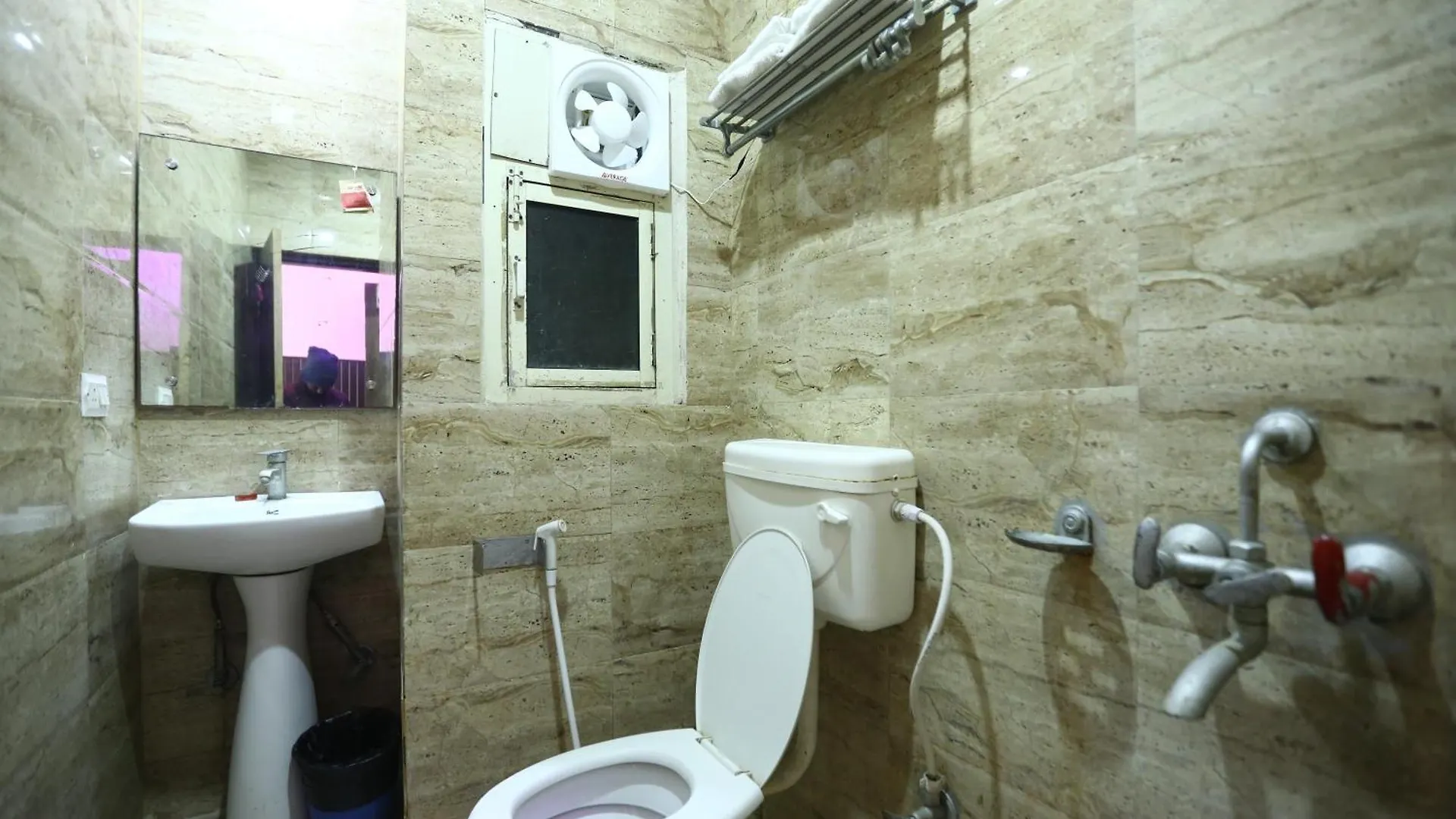 24 Hotel & Resort Agra  Agra (Uttar Pradesh)