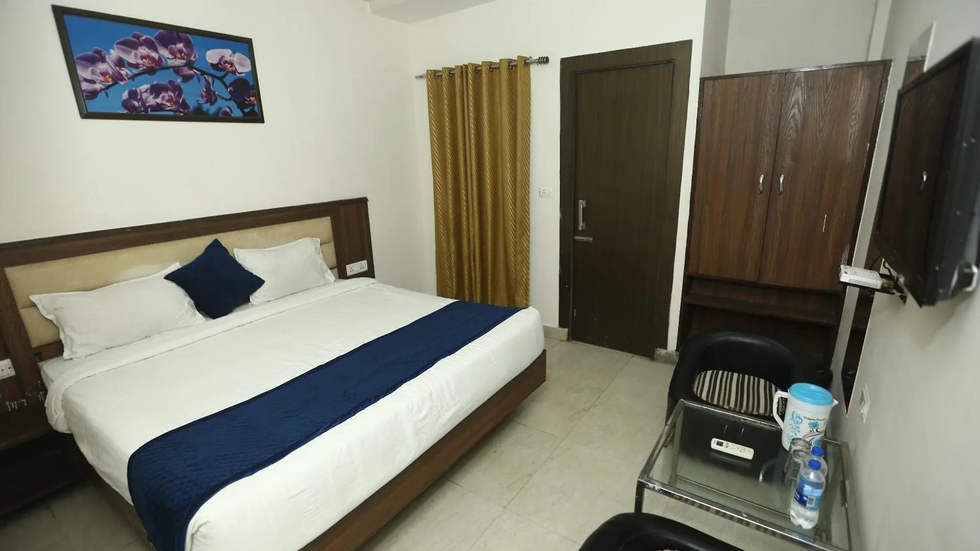 24 Hotel & Resort Agra  3*, Agra (Uttar Pradesh) India