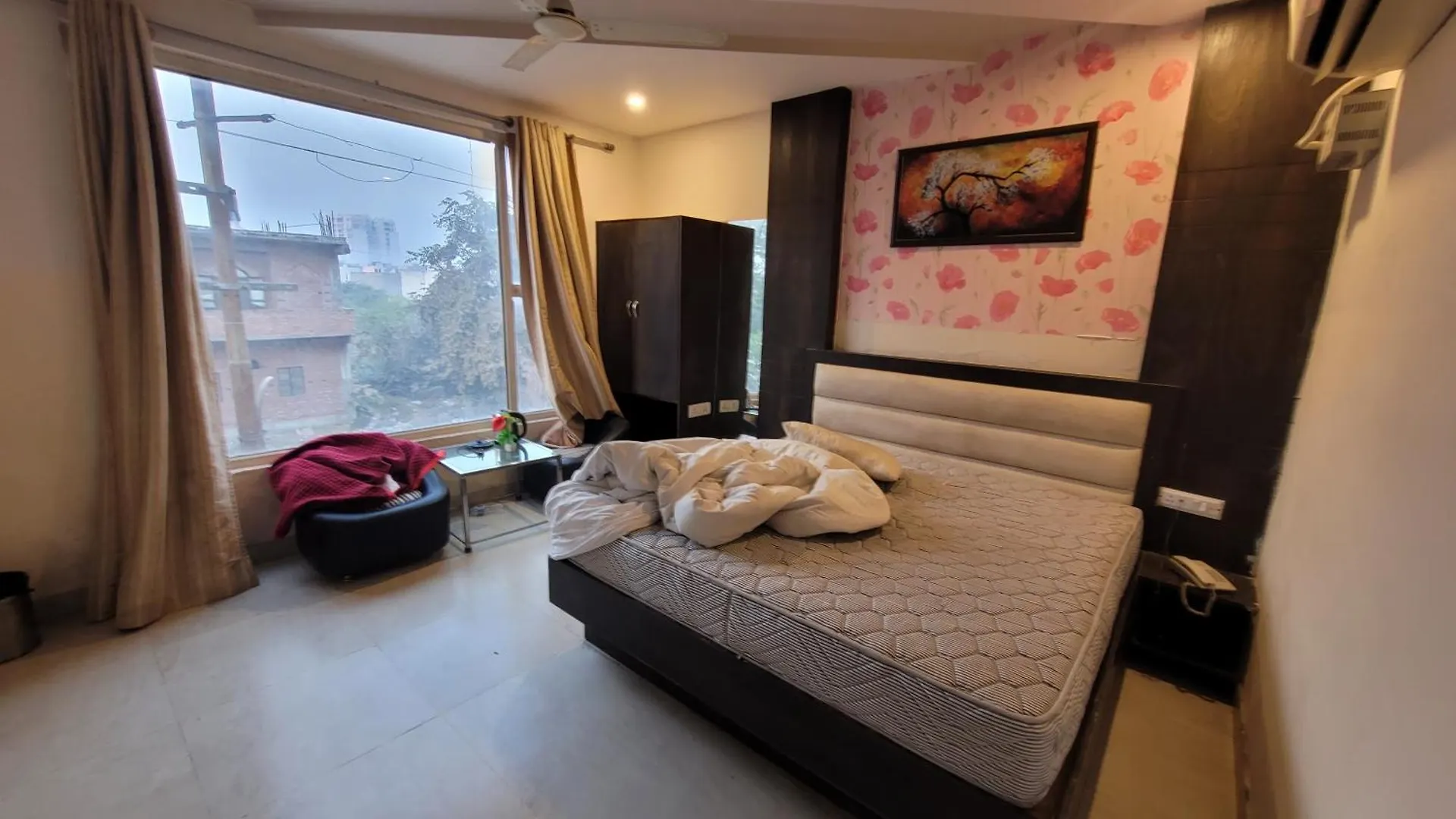 24 Hotel & Resort Agra