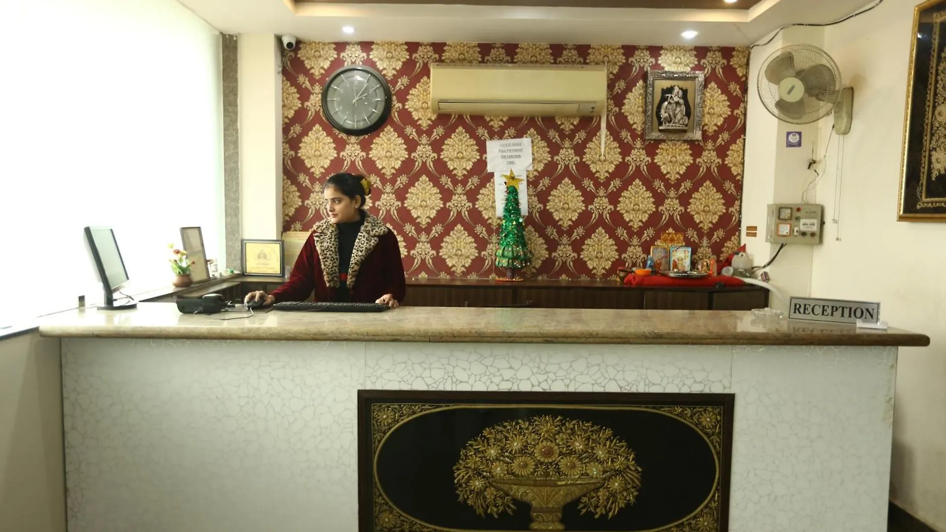 24 Hotel & Resort Agra