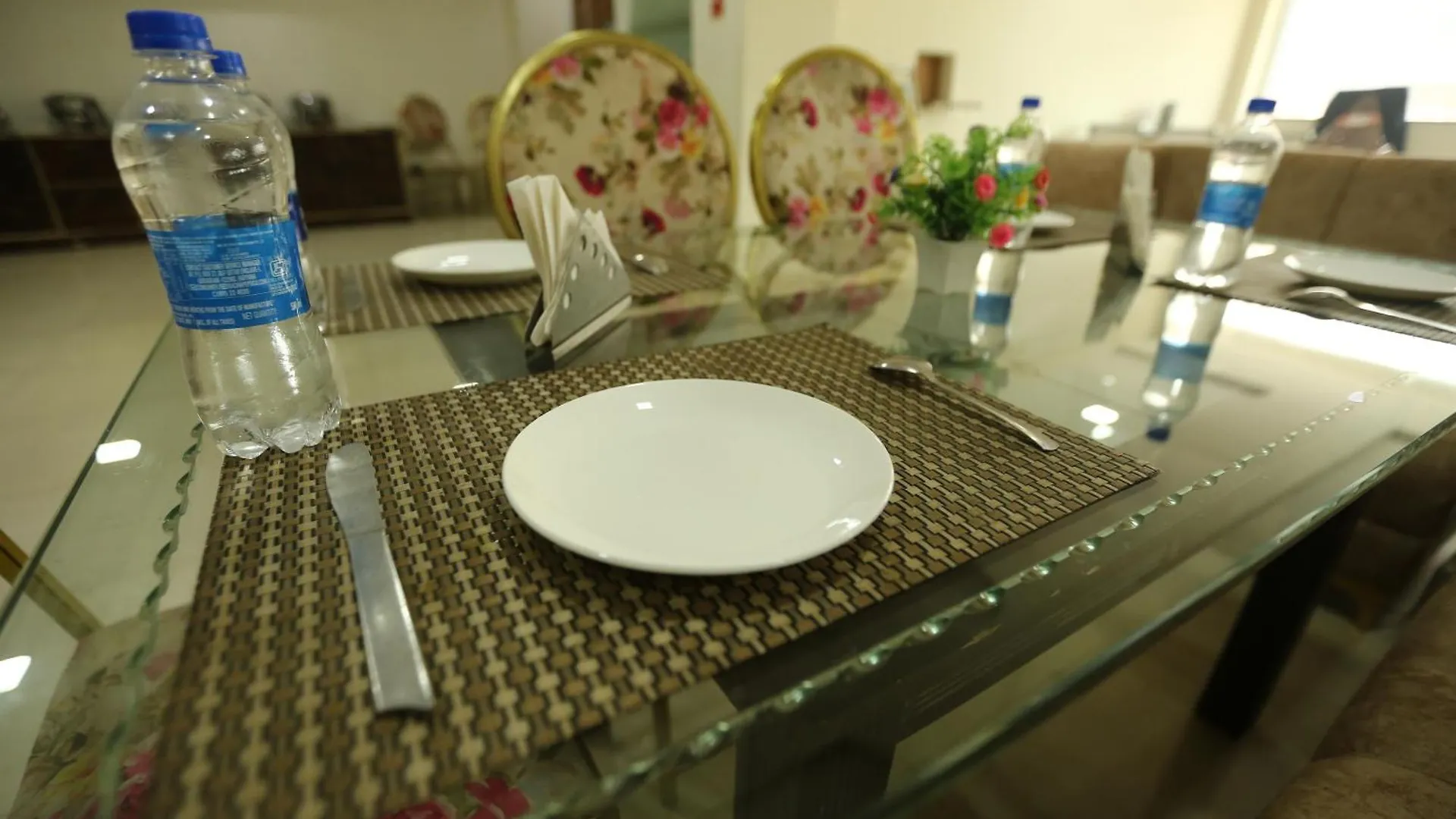 24 Hotel & Resort Agra