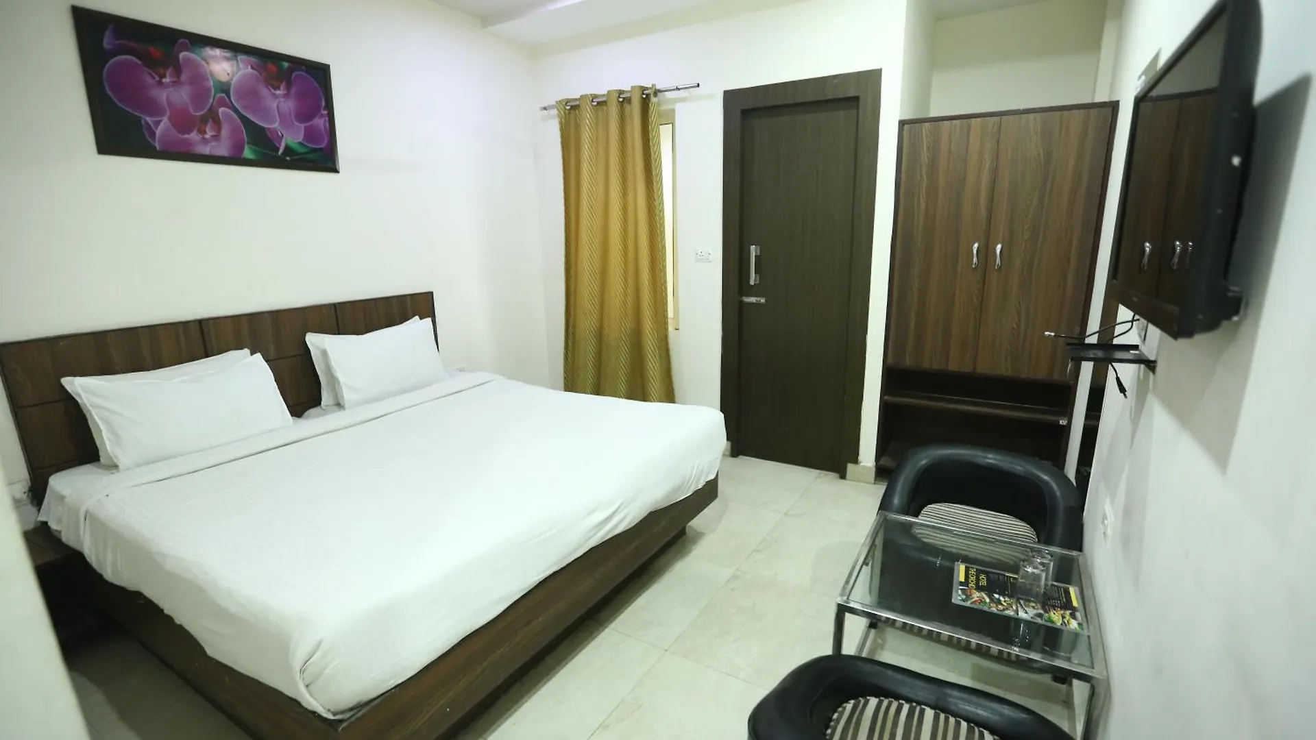 24 Hotel & Resort Agra