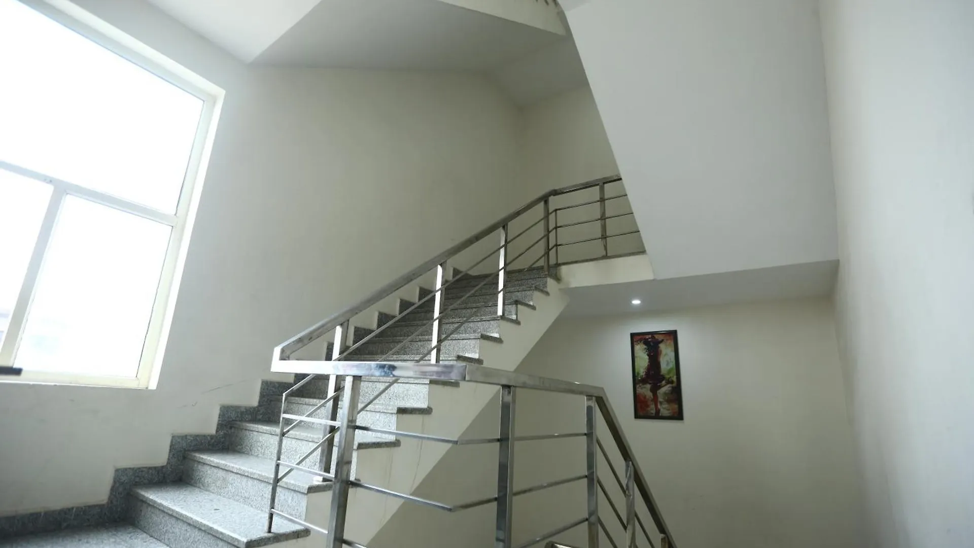 24 Hotel & Resort Agra