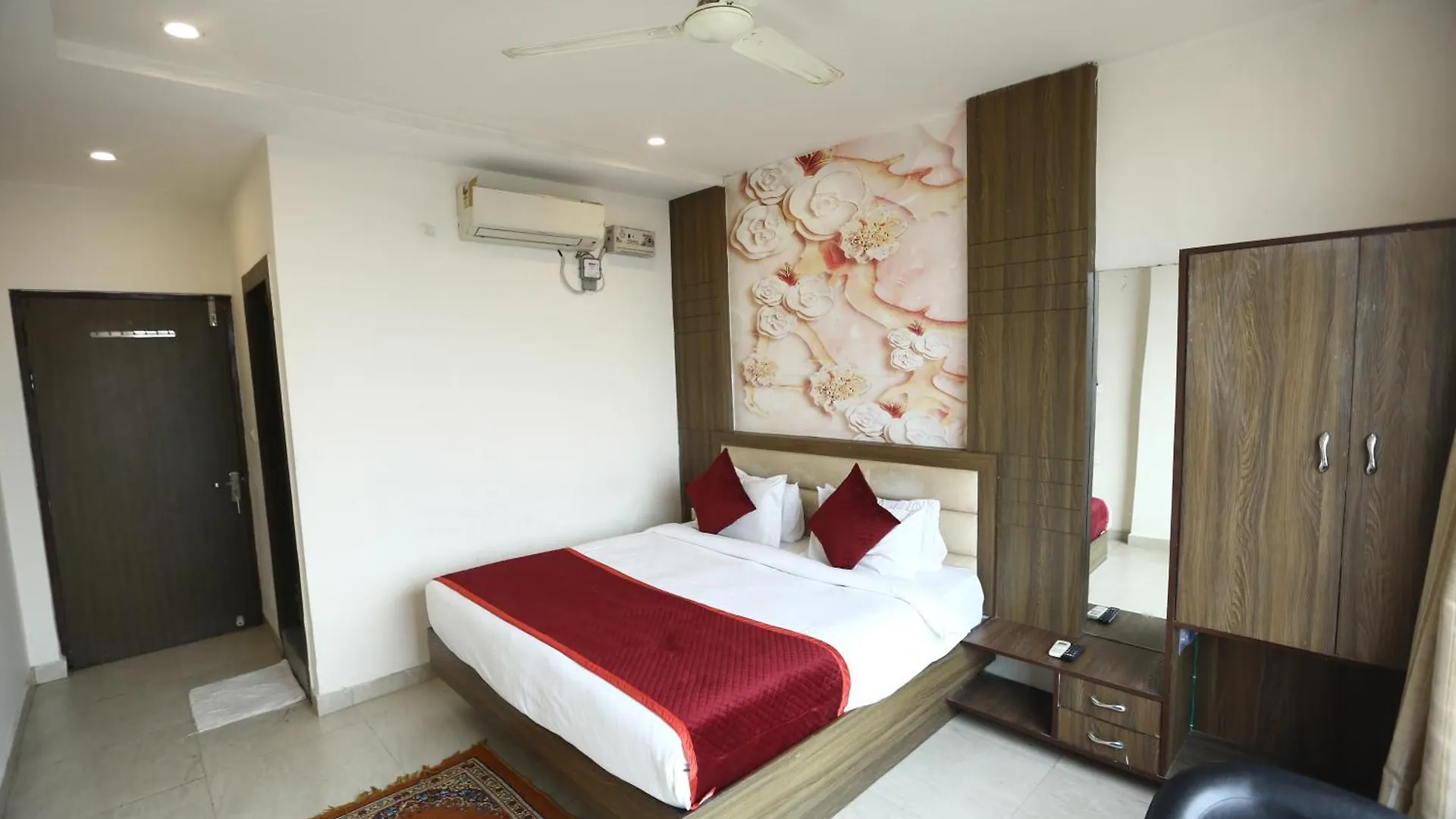 24 Hotel & Resort Agra