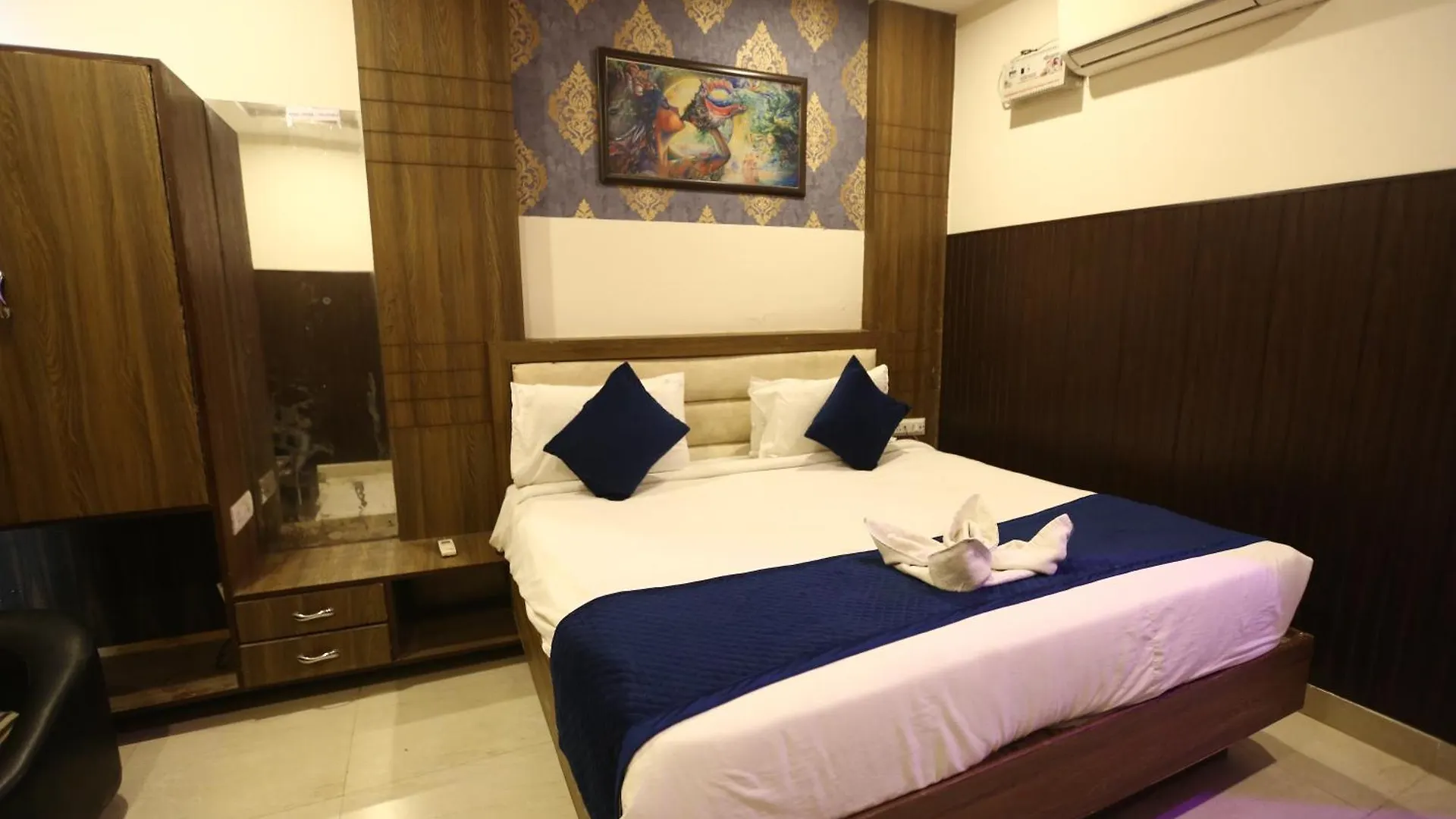24 Hotel & Resort Agra  3*, Agra (Uttar Pradesh) India