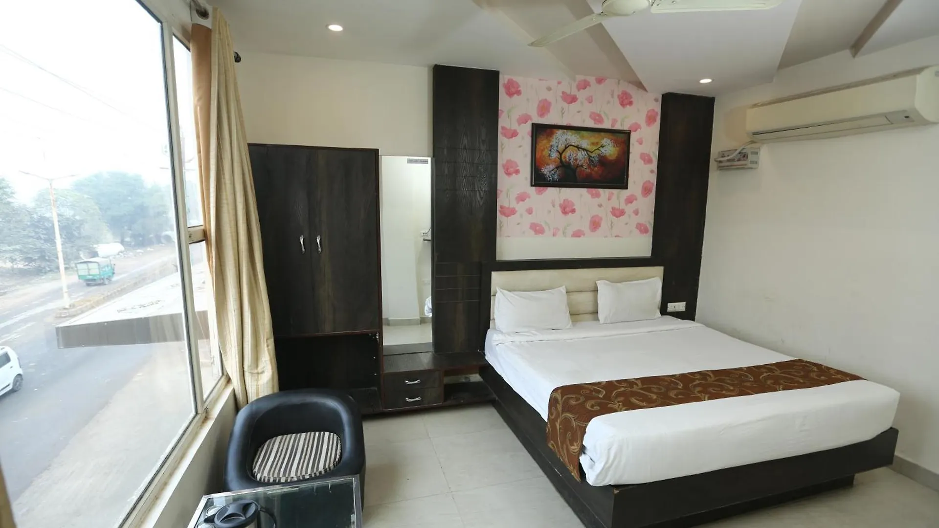 24 Hotel & Resort Agra   Agra (Uttar Pradesh)