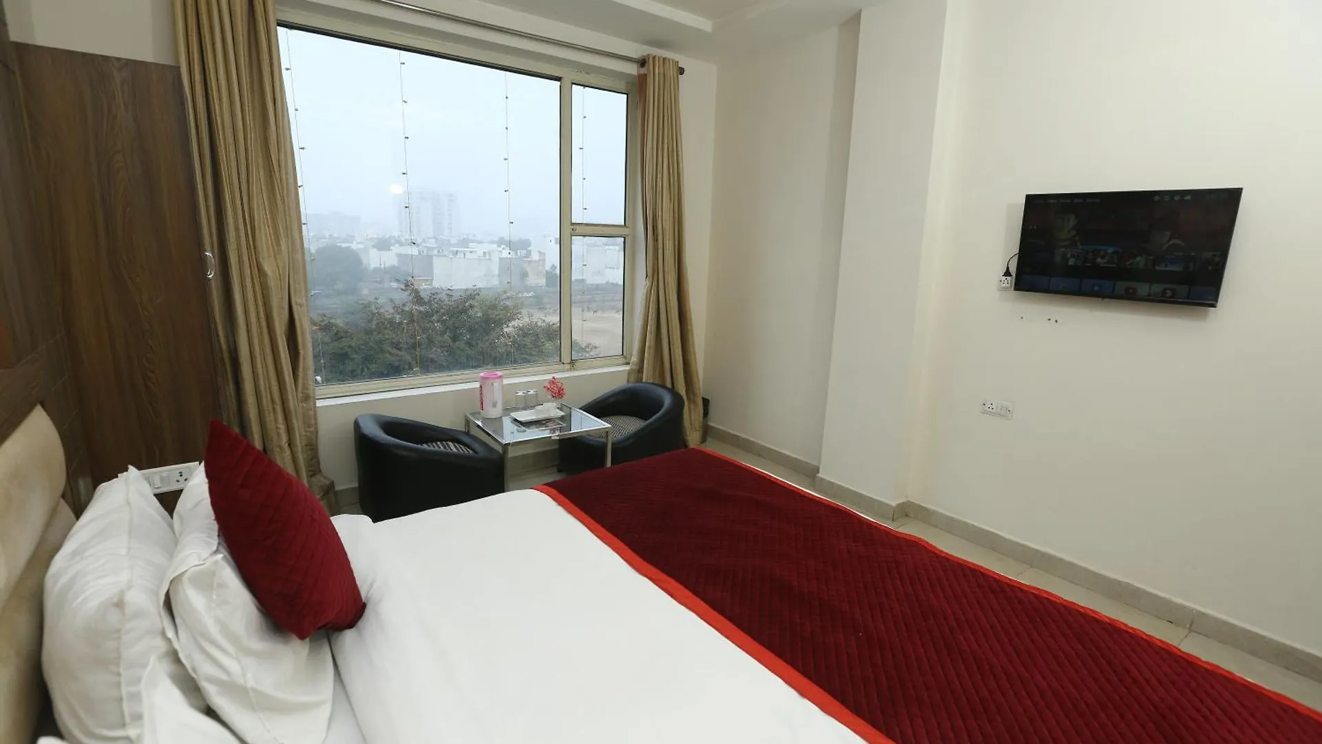 24 Hotel & Resort Agra  Agra (Uttar Pradesh)