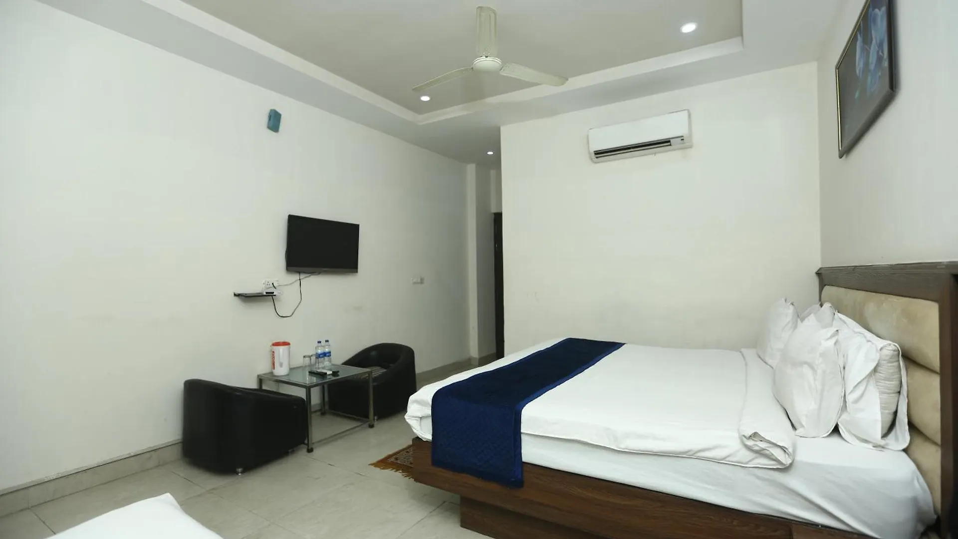 ***  24 Hotel & Resort Agra  India