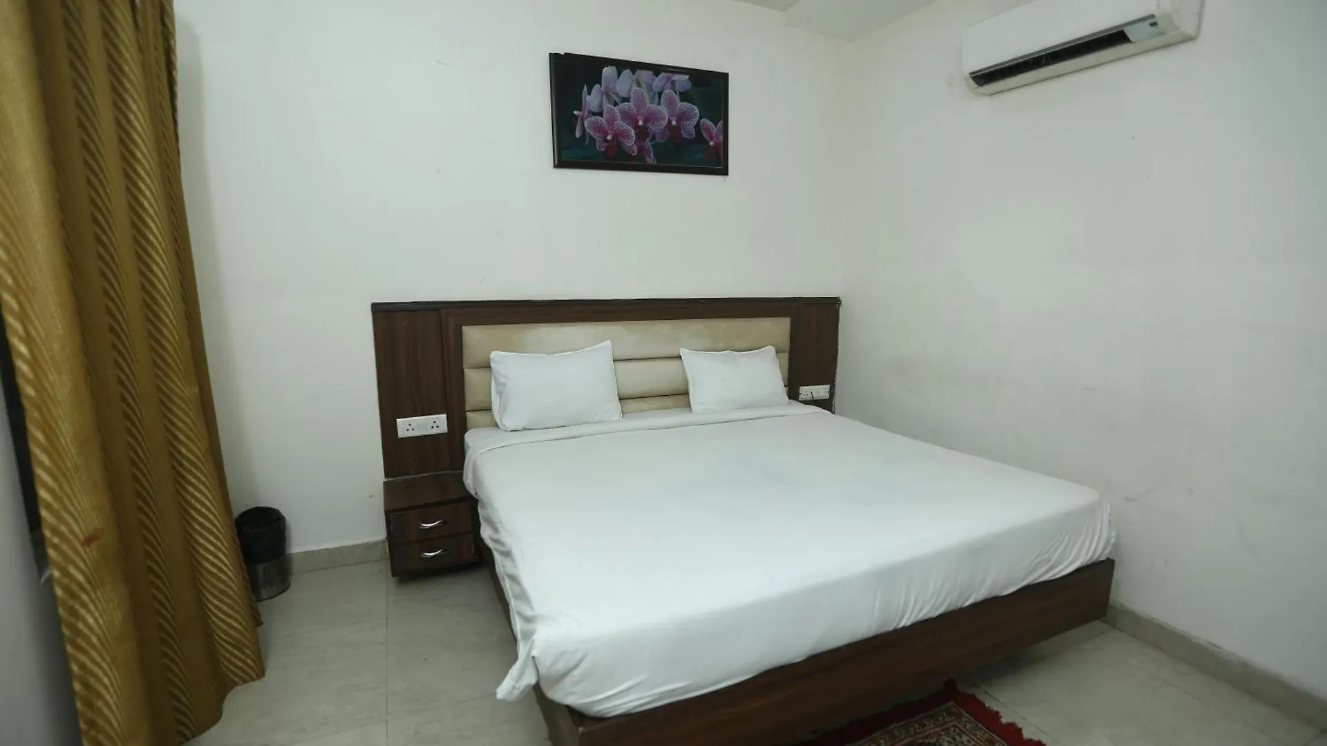 24 Hotel & Resort Agra