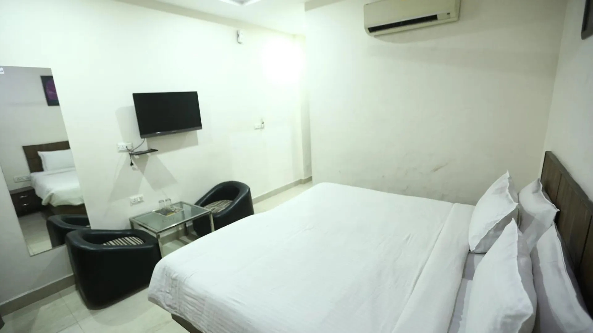 24 Hotel & Resort Agra